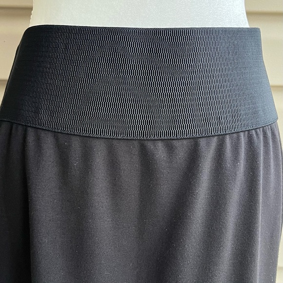 •Chico's• Black Knit Wide Waistband Skirt - Size 8 (Chico’s Size 1) - Picture 3 of 8